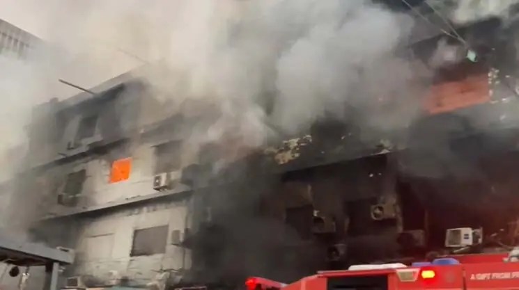 Tragedy at Gul Plaza: Fire Still Rages After 12+ Hours; Death Toll Rises to 6